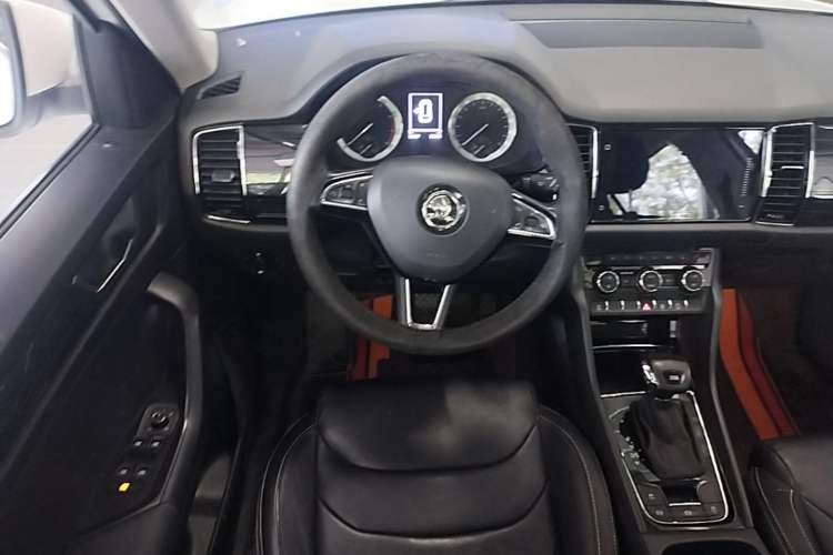 Used Skoda Kodiaq 2018 Facelifted TSI330 5-Seater Two-Wheel-Drive Luxury Enjoyment Edition Steering Wheel