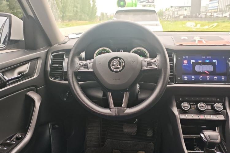 Used Skoda Kodiaq 2018 Facelifted TSI330 5-Seater Two-Wheel-Drive Luxury Enjoyment Edition Steering Wheel