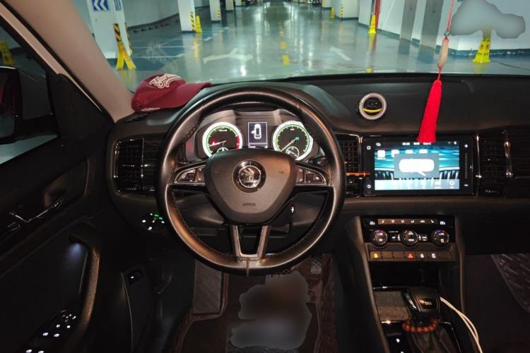 Used Skoda Kodiaq 2018 Facelifted TSI330 5-Seater Two-Wheel-Drive Luxury Enjoyment Edition Steering Wheel