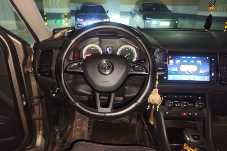Used Skoda Kodiaq 2018 Facelifted TSI330 5-Seater Two-Wheel-Drive Comfort Edition Steering Wheel
