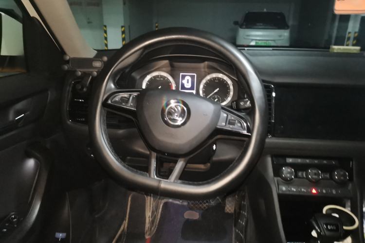 Used Skoda Kodiaq 2018 Facelifted TSI330 5-Seater Two-Wheel-Drive Luxury Enjoyment Edition Steering Wheel