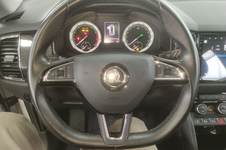 Used Skoda Kodiaq 2018 Restyled TSI330 7-Seater Two-Wheel Drive Luxury Tech Edition Steering Wheel