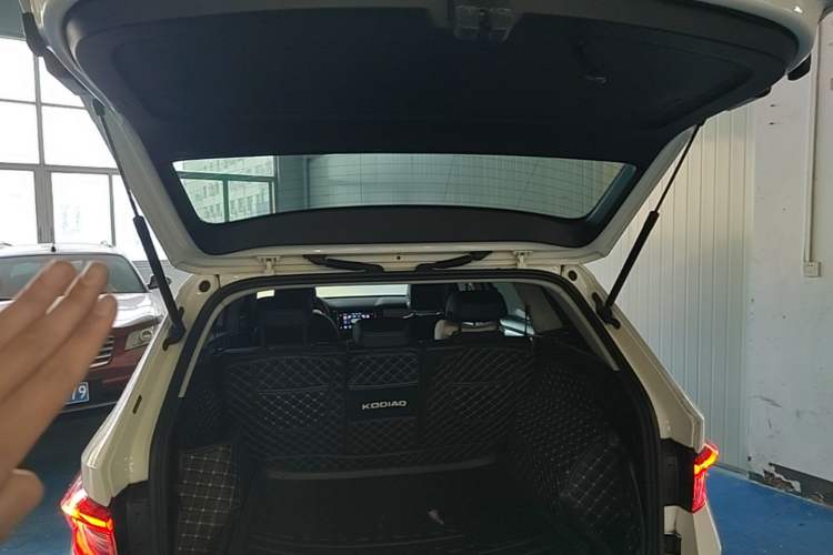 Used Skoda Kodiaq 2018 Facelifted TSI330 5-Seater Two-Wheel-Drive Comfort Edition Trunk