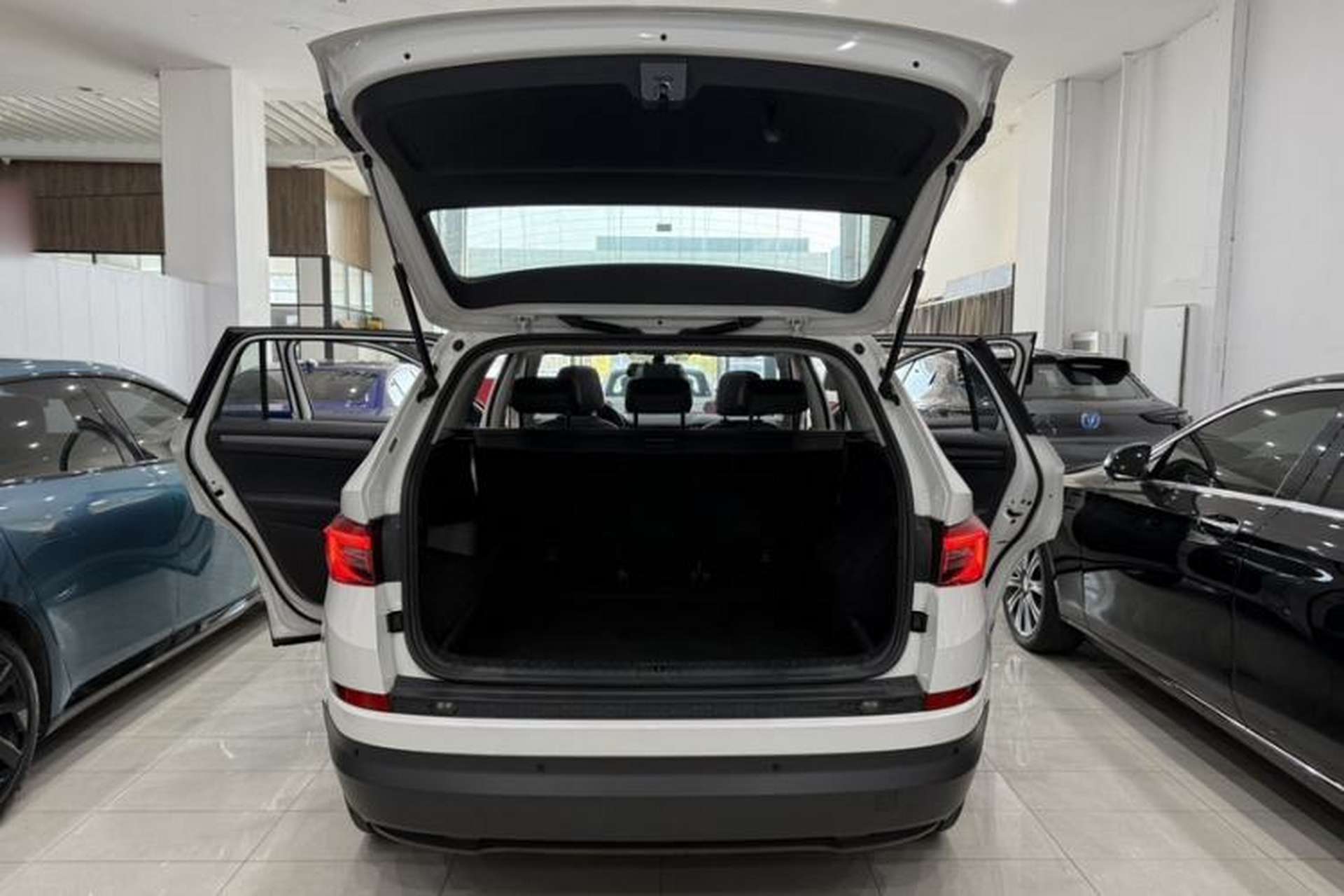 Used Skoda Kodiaq 2018 Facelifted TSI330 5-Seater Two-Wheel-Drive Comfort Edition Trunk