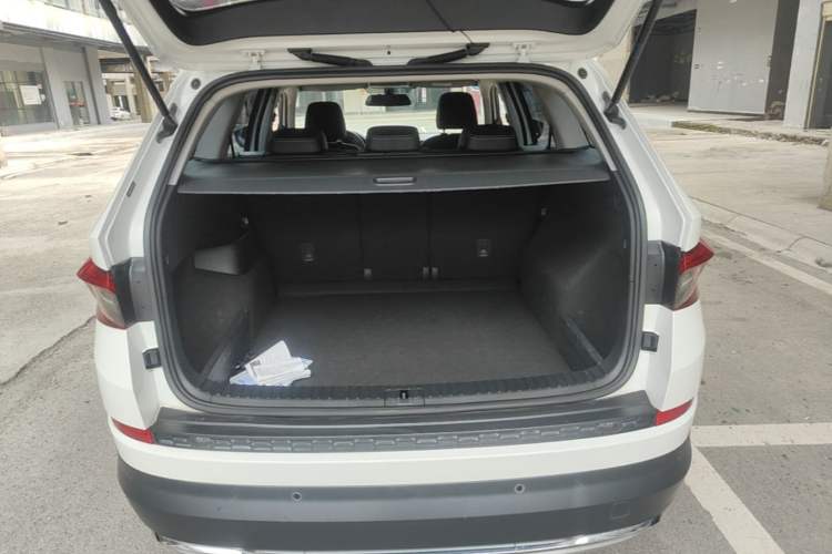 Used Skoda Kodiaq 2018 Facelifted TSI330 5-Seater Two-Wheel-Drive Luxury Enjoyment Edition Trunk