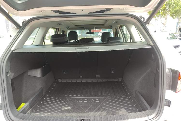Used Skoda Kodiaq 2018 Facelifted TSI330 5-Seater Two-Wheel-Drive Luxury Edition Trunk