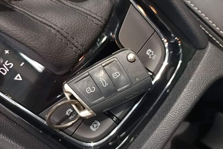 Used Skoda Kodiaq 2018 Facelifted TSI330 5-Seater Two-Wheel-Drive Luxury Enjoyment Edition Vehicle Key