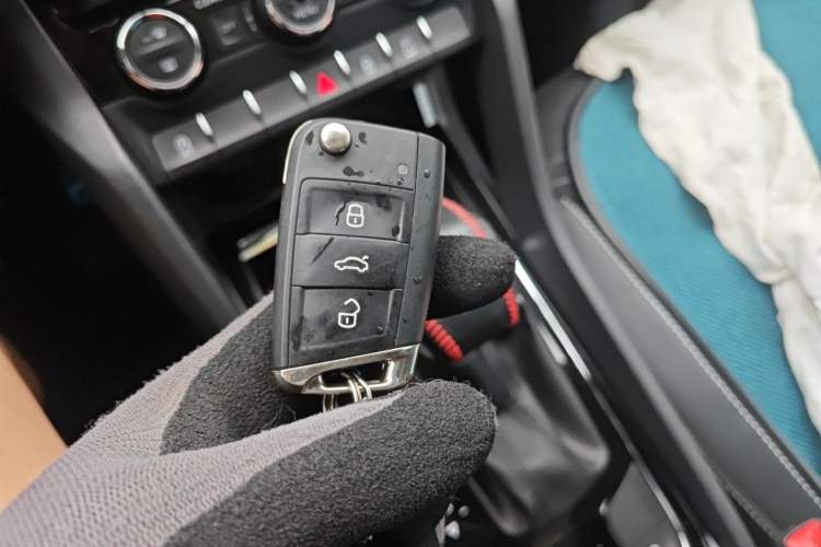 Used Skoda Kodiaq 2018 Facelifted TSI330 5-Seater Two-Wheel-Drive Comfort Edition Vehicle Key