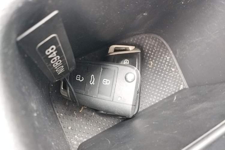 Used Skoda Kodiaq 2018 Facelifted TSI330 5-Seater Two-Wheel-Drive Comfort Edition Vehicle Key