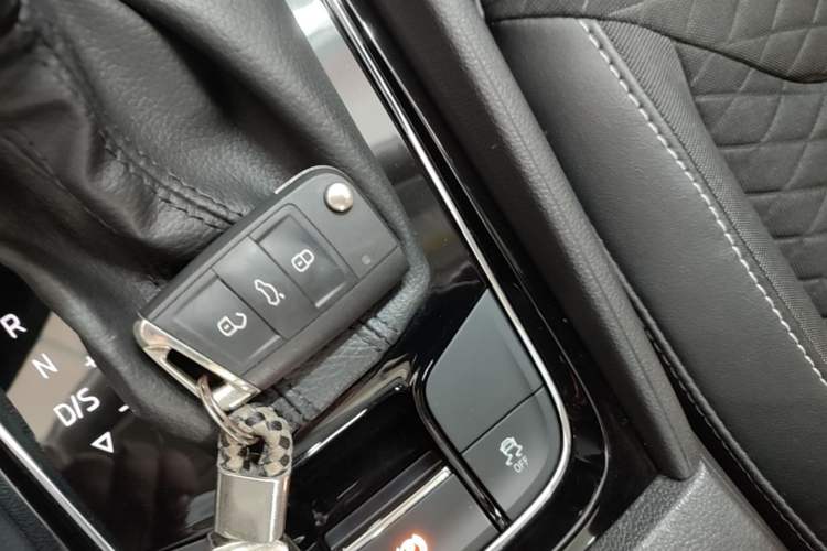 Used Skoda Kodiaq 2018 Facelifted TSI330 5-Seater Two-Wheel-Drive Comfort Edition Vehicle Key