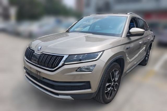 Ojetý Skoda Kodiaq 2018 TSI380 7-Seater Four-Wheel-Drive Flagship Edition