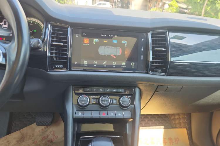 Used Skoda Kodiaq 2018 Facelifted TSI330 5-Seater Two-Wheel-Drive Luxury Enjoyment Edition Audio And AC Panel