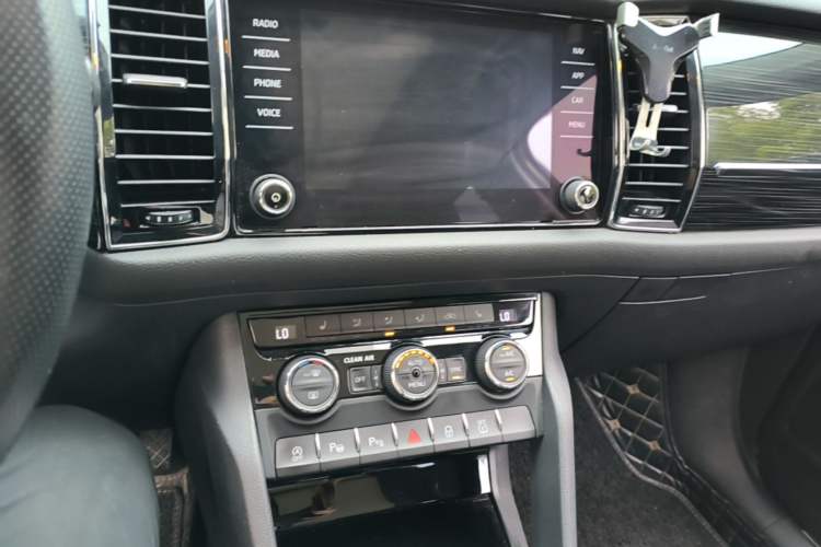 Used Skoda Kodiaq 2018 TSI380 7-Seater Four-Wheel-Drive Flagship Edition Audio And AC Panel