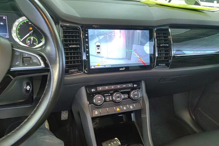Used Skoda Kodiaq 2018 TSI330 5-Seater Two-Wheel-Drive Luxury Enjoyment Edition Audio And AC Panel