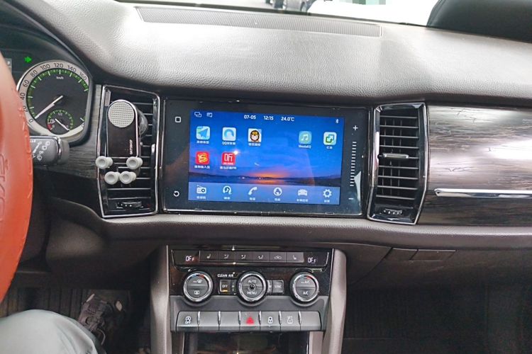 Used Skoda Kodiaq 2018 TSI330 7-Seater Two-Wheel-Drive Luxury Enjoyment Edition Audio And AC Panel
