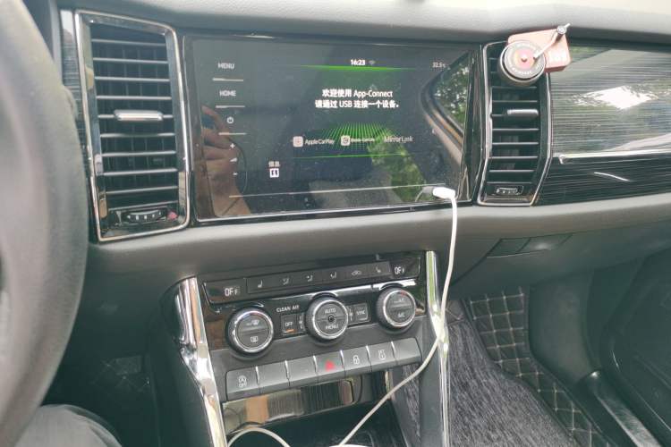 Used Skoda Kodiaq 2018 Facelifted TSI330 5-Seater Two-Wheel-Drive Luxury Enjoyment Edition Audio And AC Panel