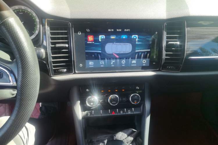 Used Skoda Kodiaq 2018 Restyled TSI330 7-Seater Two-Wheel Drive Luxury Enjoyment Edition Audio And AC Panel