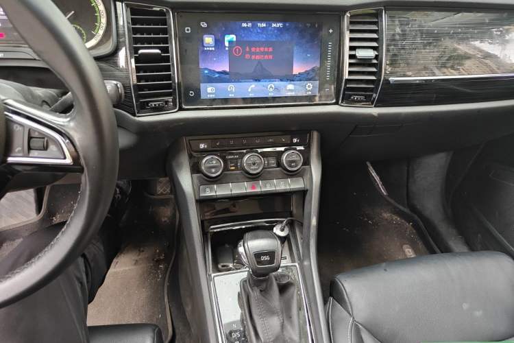 Used Skoda Kodiaq 2018 Restyled TSI330 7-Seater Two-Wheel Drive Luxury Enjoyment Edition Audio And AC Panel