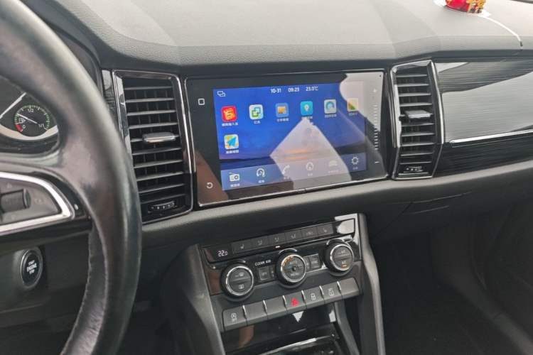 Used Skoda Kodiaq 2018 TSI330 7-Seater Two-Wheel-Drive Luxury Enjoyment Edition Audio And AC Panel