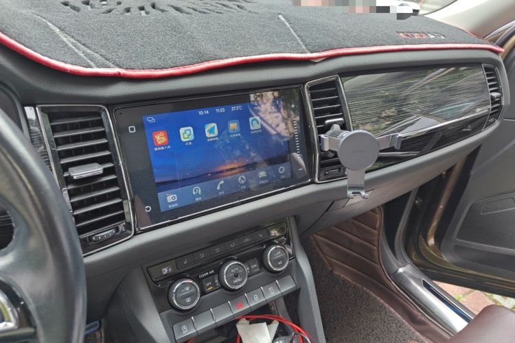 Used Skoda Kodiaq 2018 Facelifted TSI330 5-Seater Two-Wheel-Drive Luxury Enjoyment Edition Audio And AC Panel