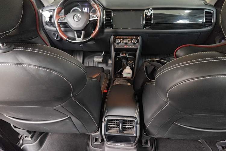 Used Skoda Kodiaq 2018 Facelifted TSI330 5-Seater Two-Wheel-Drive Luxury Enjoyment Edition Center Console
