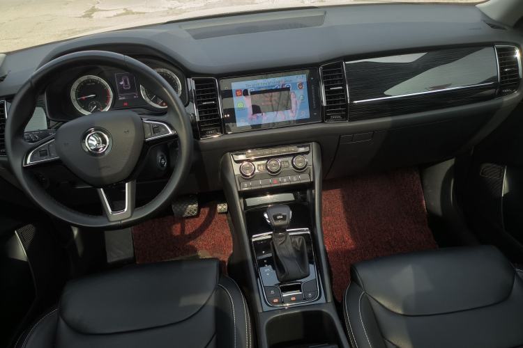 Used Skoda Kodiaq 2018 Facelifted TSI330 5-Seater Two-Wheel-Drive Luxury Enjoyment Edition Center Console