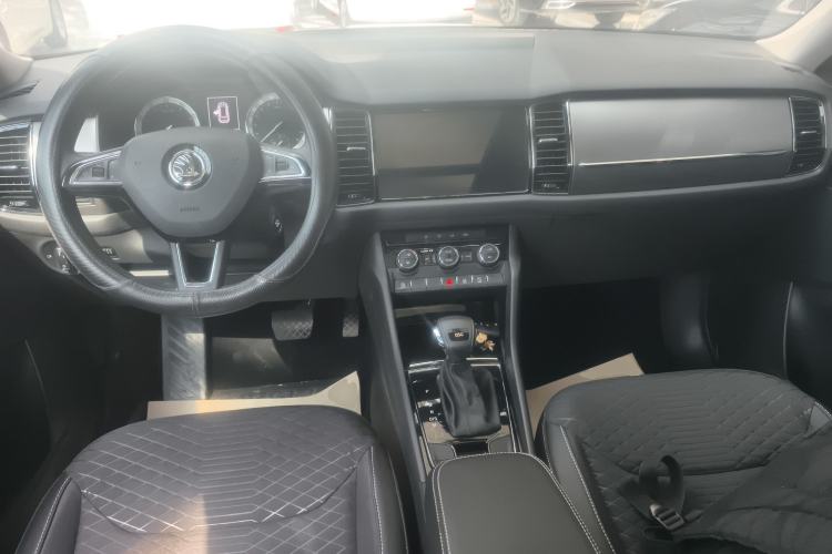 Used Skoda Kodiaq 2018 Facelifted TSI330 5-Seater Two-Wheel-Drive Comfort Edition Center Console