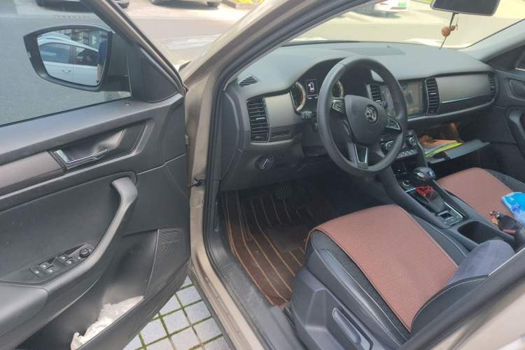 Used Skoda Kodiaq 2018 Facelifted TSI330 5-Seater Two-Wheel-Drive Comfort Edition Driver Seat