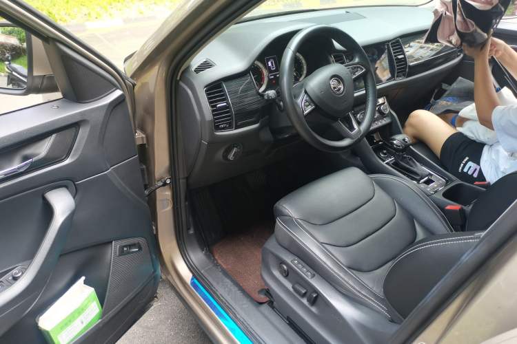 Used Skoda Kodiaq 2018 Facelifted TSI330 5-Seater Two-Wheel-Drive Luxury Enjoyment Edition Driver Seat