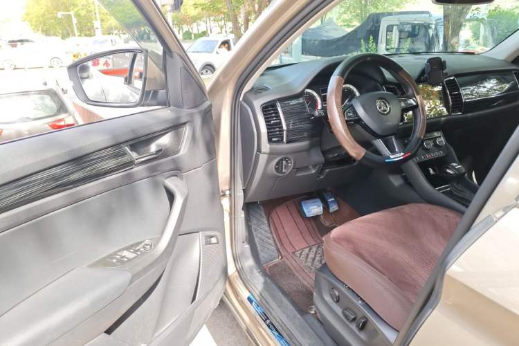 Used Skoda Kodiaq 2018 Facelifted TSI330 5-Seater Two-Wheel-Drive Luxury Enjoyment Edition Driver Seat