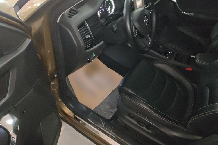 Used Skoda Kodiaq 2018 TSI330 7-Seater Two-Wheel-Drive Luxury Enjoyment Edition Driver Seat
