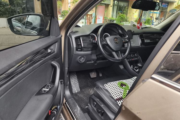 Used Skoda Kodiaq 2018 Facelifted TSI330 5-Seater Two-Wheel-Drive Luxury Enjoyment Edition Driver Seat