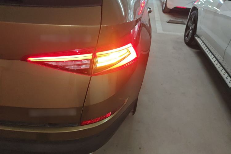 Used Skoda Kodiaq 2018 TSI330 7-Seater Two-Wheel-Drive Luxury Enjoyment Edition Exterior 3
