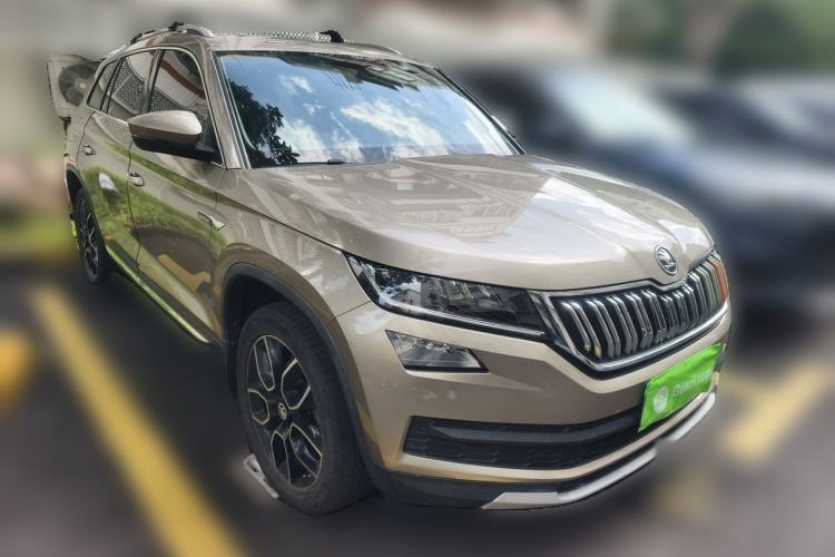 Used Skoda Kodiaq 2018 TSI330 7-Seater Two-Wheel-Drive Luxury Enjoyment Edition Front Right 45 Deg