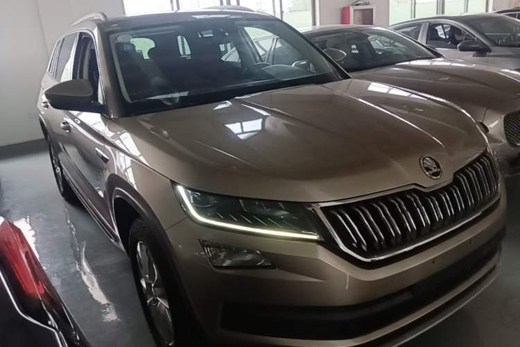 Used Skoda Kodiaq 2018 Facelifted TSI330 5-Seater Two-Wheel-Drive Luxury Enjoyment Edition Front Right 45 Deg