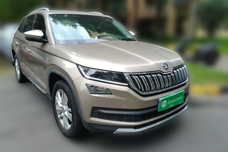 Used Skoda Kodiaq 2018 Facelifted TSI330 5-Seater Two-Wheel-Drive Luxury Enjoyment Edition Front Right 45 Deg
