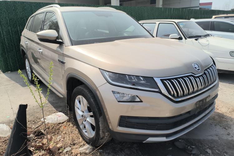 Used Skoda Kodiaq 2018 Facelifted TSI330 5-Seater Two-Wheel-Drive Luxury Enjoyment Edition Front Right 45 Deg