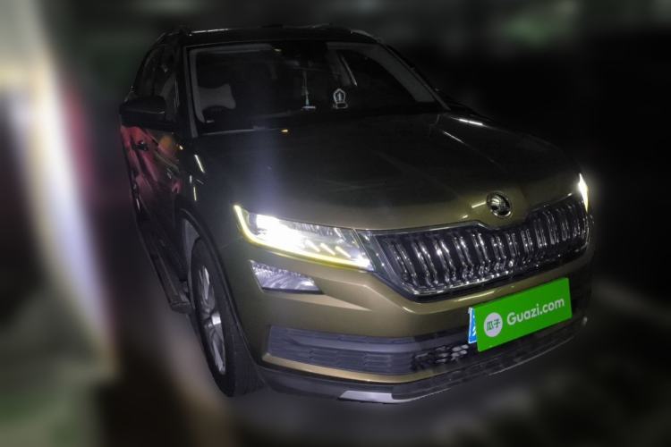 Used Skoda Kodiaq 2018 Facelifted TSI330 5-Seater Two-Wheel-Drive Luxury Enjoyment Edition Front Right 45 Deg