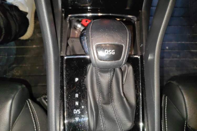 Used Skoda Kodiaq 2018 TSI380 7-Seater Four-Wheel-Drive Flagship Edition Gear Lever