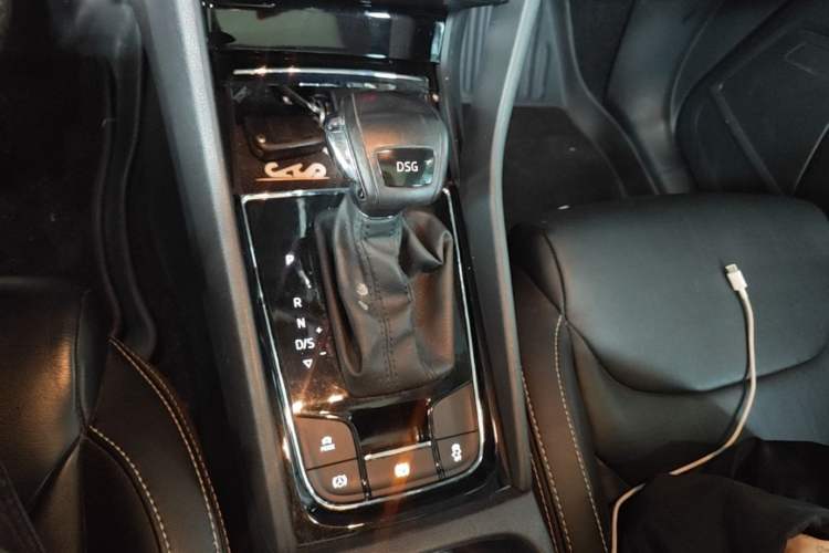 Used Skoda Kodiaq 2018 Facelifted TSI330 5-Seater Two-Wheel-Drive Luxury Enjoyment Edition Gear Lever