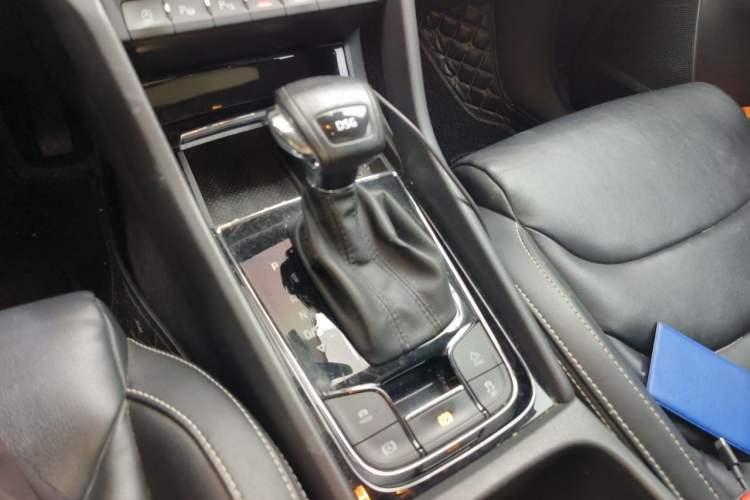 Used Skoda Kodiaq 2018 TSI380 7-Seater Four-Wheel-Drive Flagship Edition Gear Lever