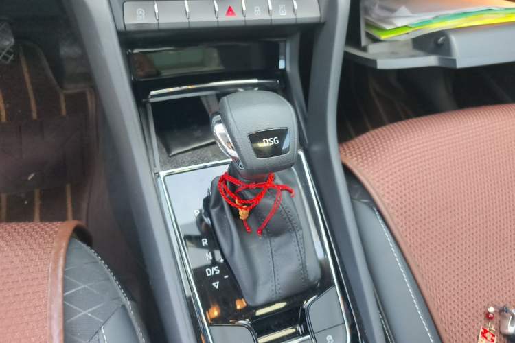 Used Skoda Kodiaq 2018 Facelifted TSI330 5-Seater Two-Wheel-Drive Comfort Edition Gear Lever