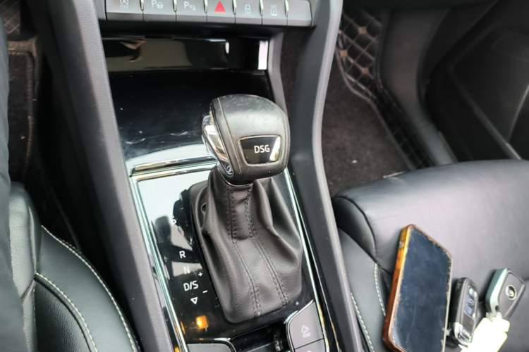 Used Skoda Kodiaq 2018 TSI380 7-Seater Four-Wheel-Drive Flagship Edition Gear Lever