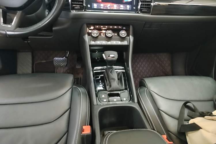 Used Skoda Kodiaq 2018 Restyled TSI330 7-Seater Two-Wheel Drive Luxury Enjoyment Edition Gear Lever