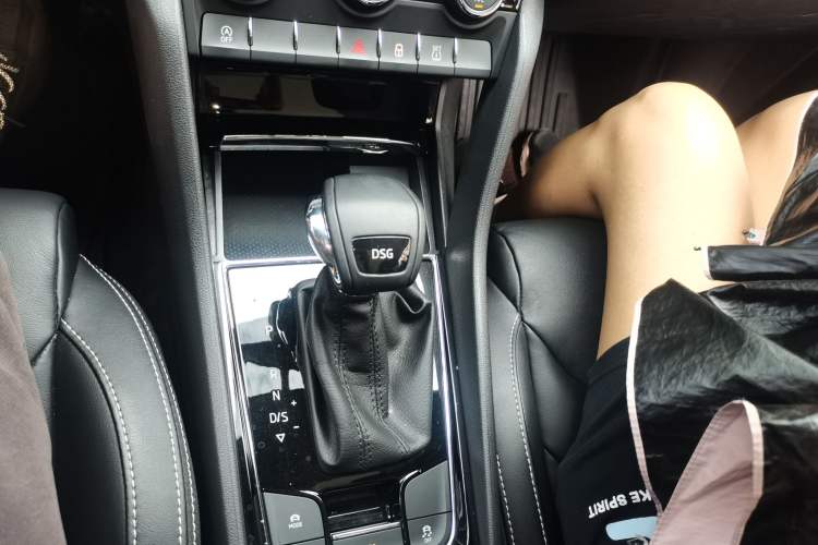 Used Skoda Kodiaq 2018 Facelifted TSI330 5-Seater Two-Wheel-Drive Luxury Enjoyment Edition Gear Lever