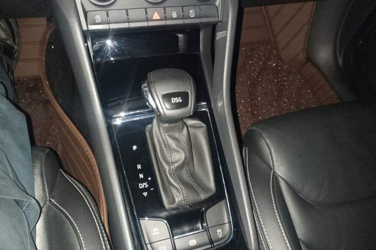 Used Skoda Kodiaq 2018 Facelifted TSI330 5-Seater Two-Wheel-Drive Luxury Enjoyment Edition Gear Lever