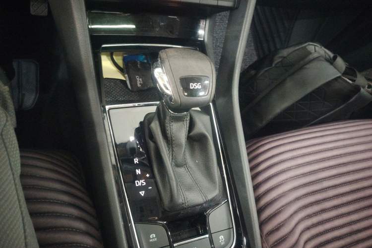 Used Skoda Kodiaq 2018 Facelifted TSI330 5-Seater Two-Wheel-Drive Luxury Enjoyment Edition Gear Lever