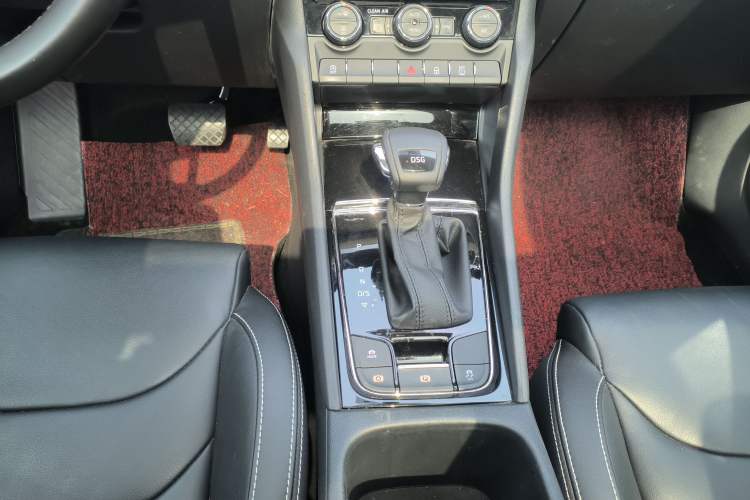 Used Skoda Kodiaq 2018 Facelifted TSI330 5-Seater Two-Wheel-Drive Luxury Enjoyment Edition Gear Lever