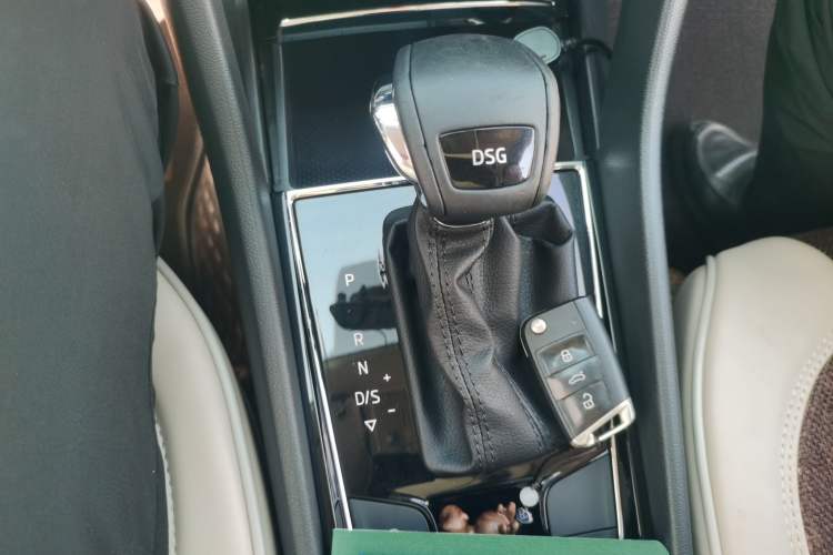 Used Skoda Kodiaq 2018 Facelifted TSI330 5-Seater Two-Wheel-Drive Luxury Enjoyment Edition Gear Lever