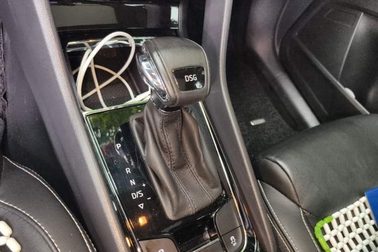 Used Skoda Kodiaq 2018 Facelifted TSI330 5-Seater Two-Wheel-Drive Luxury Enjoyment Edition Gear Lever